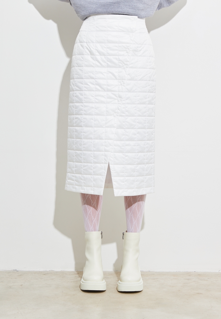White quilted skirt for the smell